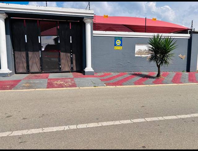 2 BEDROOM PROPERTY TO RENT IN FLEURHOF